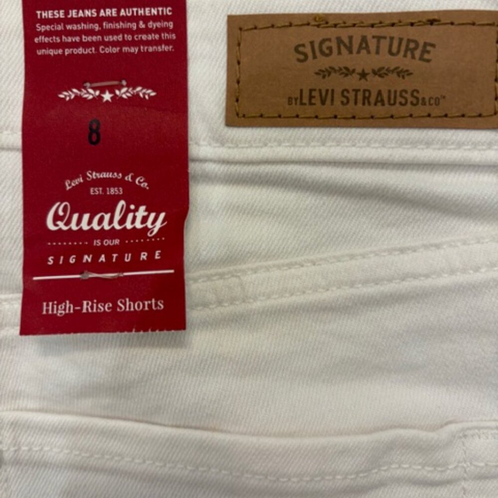 NWT Signature Levis High Rise White Denim Shorts Distressed Frayed Hem Size 8 - Picture 6 of 12